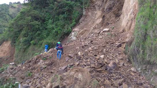 SANTANDER PUENTE SAN ANDRÉS CAMBIO CLIMÁTICO: El puente más alto y moderno del país desemboca en una trocha SANTANDER PUENTE SAN ANDRÉS CAMBIO CLIMÁTICO: El puente más alto y moderno del país desemboca en una trocha