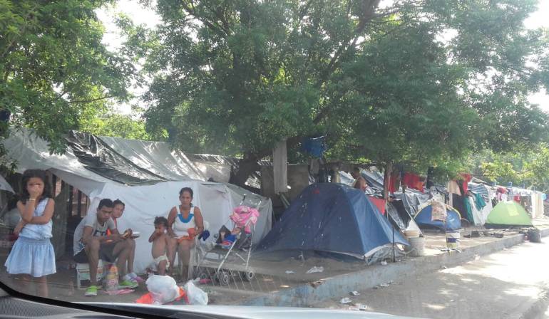 "No hay orden de desalojo para venezolanos en la terminal": Migración