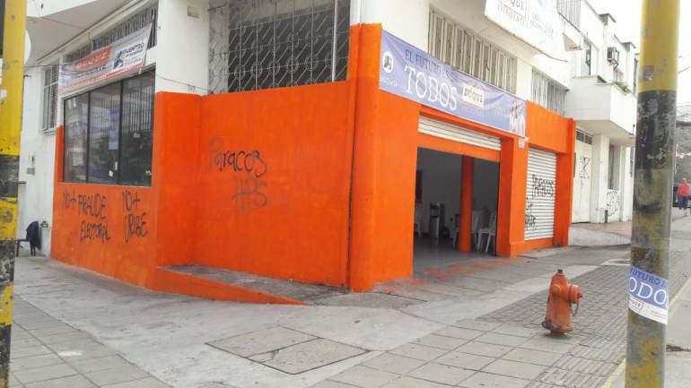 Denuncian ataque a la sede del candidato presidencial Duque en Bucaramanga: Denuncian ataque a sede de Duque en Bucaramanga