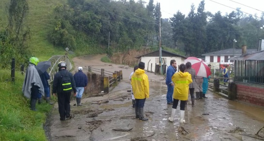 Invierno en Caldas: Fuerte aguacero desborda varias quebradas en Manizales y Villamaría Invierno en Caldas: Fuerte aguacero desborda varias quebradas en Manizales y Villamaría