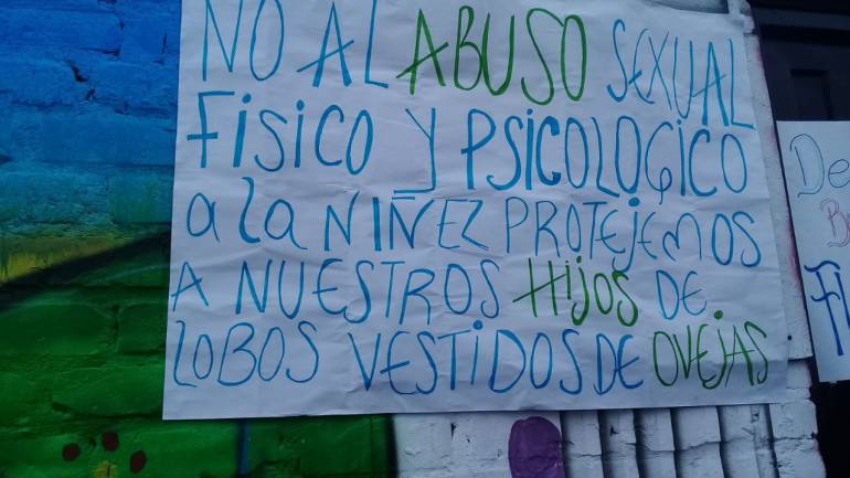 Denuncian a profesor que al parecer matonea a niños de un colegio en Tunja: Denuncian a profesor que al parecer matonea a niños de un colegio en Tunja