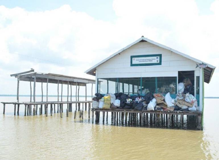 Pueblos de la Ciénaga Grande, inundados de basuras