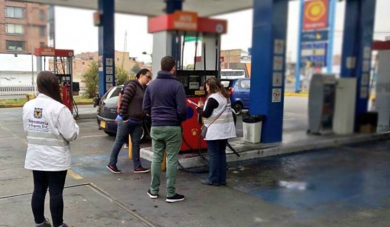 Fuga de combustible Teusaquillo.: Estación de servicio en Teusaquillo fue sellada por una fuga de Combustible