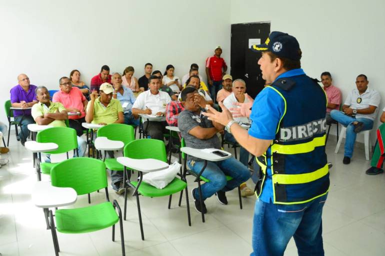 Mesa de trabajo con taxistas para evitar transporte informal en Cartagena: Mesa de trabajo con taxistas para evitar transporte informal en Cartagena
