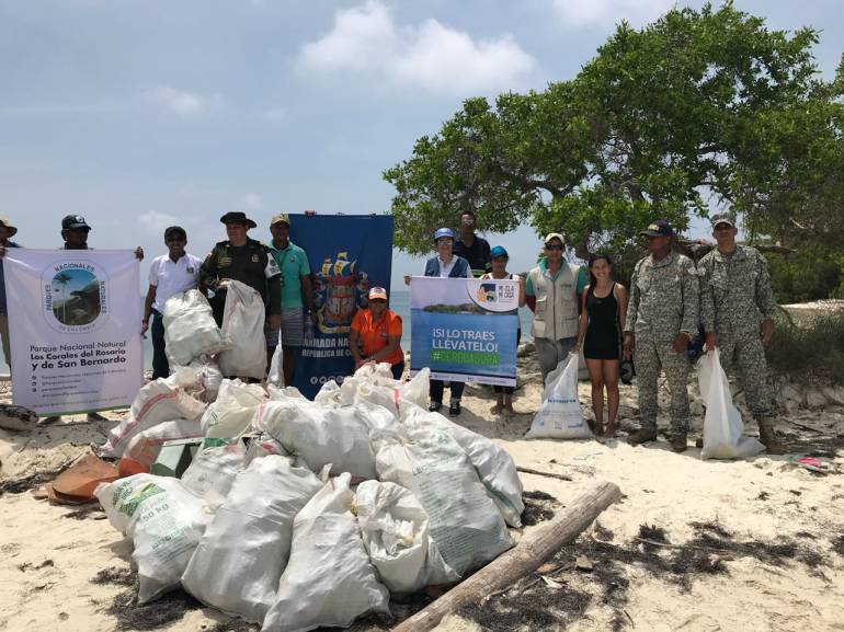 Armada apoyó semana ambiental liderada por Parques Nacionales: Armada apoyó semana ambiental liderada por Parques Nacionales