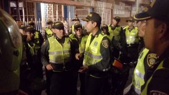 BUCARAMANGA POLICÍA BARRIOS RIÑAS HOMICIDIOS CAPTURAS: 700 policías se tomaron las comunas populares de Bucaramanga BUCARAMANGA POLICÍA BARRIOS RIÑAS HOMICIDIOS CAPTURAS: 700 policías se tomaron las comunas populares de Bucaramanga