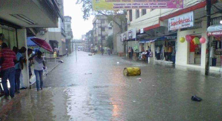 inundaciones buenaventura: Más de 70 familias afectadas por inundaciones en Buenaventura