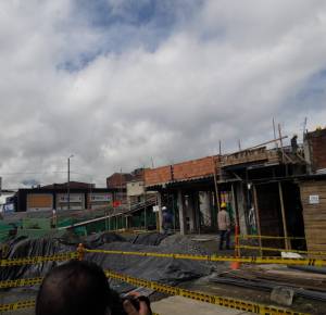 El paradero con espacio público y la central semafórica El paradero con espacio público y la central semafórica