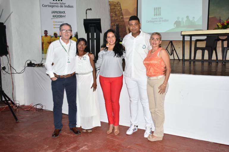 Se gradúan Jóvenes en riesgo de Cartagena: Se gradúan Jóvenes en riesgo de Cartagena