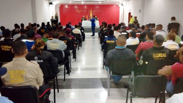 Policía de Cartagena y empresas de vigilancia por una mejor seguridad: Policía de Cartagena y empresas de vigilancia por una mejor seguridad