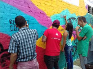 El mural fue pintado por el artista Farid Hadechini (Rojo El mural fue pintado por el artista Farid Hadechini (Rojo
