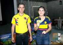 En los zapatos de una mesera previo a un partido de Colombia