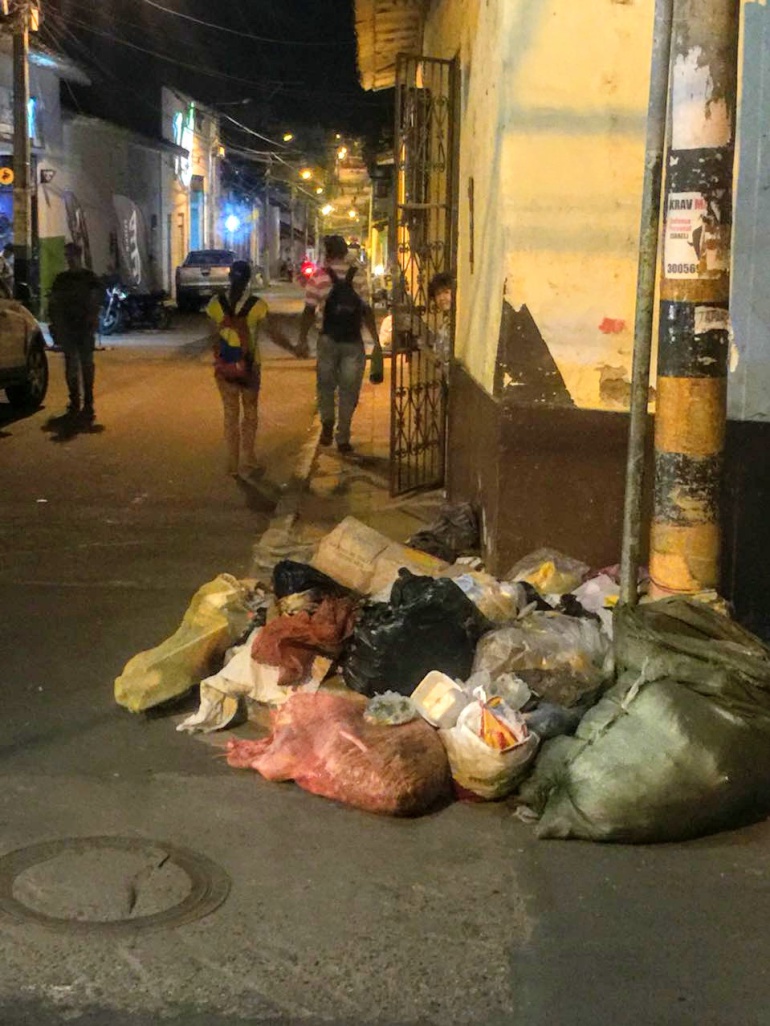 Basuras en la calle: En un “Carrasco” se convirtió una calle de Piedecuesta