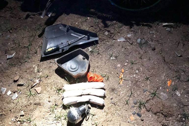 Entre el Carmen de Bolívar y Plato hallan motocicleta con explosivos: Entre el Carmen de Bolívar y Plato hallan motocicleta con explosivos