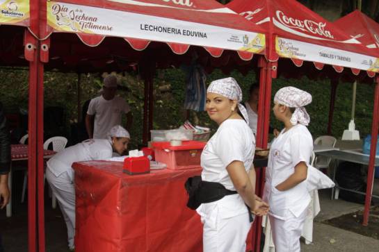 Los productores de lechona esperan vender al menos 20 mil platos. Los productores de lechona esperan vender al menos 20 mil platos.