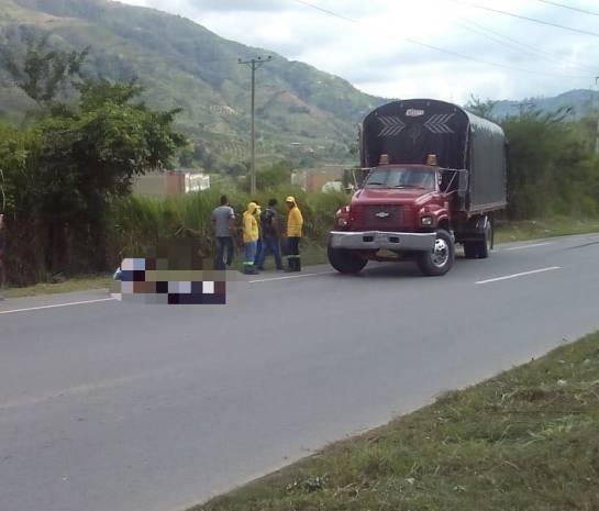 MUERTE ACCIDENTE DE TRÁNSITO AUTOPISTA FLORIDABLANCA BUCARAMANGA: Video: Choque de dos motos causa la muerte de un hombre en la autopista MUERTE ACCIDENTE DE TRÁNSITO AUTOPISTA FLORIDABLANCA BUCARAMANGA: Video: Choque de dos motos causa la muerte de un hombre en la autopista