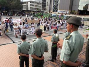 En la plaza de Bolívar de la capital del Quindío se cumplió la protesta En la plaza de Bolívar de la capital del Quindío se cumplió la protesta