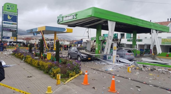 Explosiones: Ocho heridos por fuerte explosión en estación de gasolina en Chía Explosiones: Ocho heridos por fuerte explosión en estación de gasolina en Chía