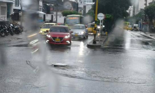 BUCARAMANGA AGUACERO CAUSÓ INUNDACIONES VERANO: Aguacero causó inundaciones BUCARAMANGA AGUACERO CAUSÓ INUNDACIONES VERANO: Aguacero causó inundaciones