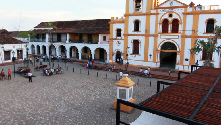 Arzobispo pide investigar a pastor que destruyó imagen de Virgen del Carmen: Arzobispo pide investigar a pastor que destruyó imagen de Virgen del Carmen