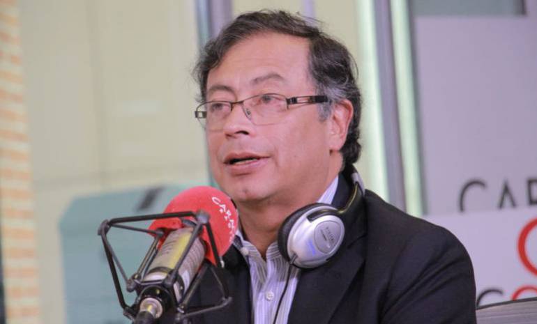 Delitos Álvaro Uribe: Petro: "Uribe debe ser investigado por delitos de lesa humanidad"