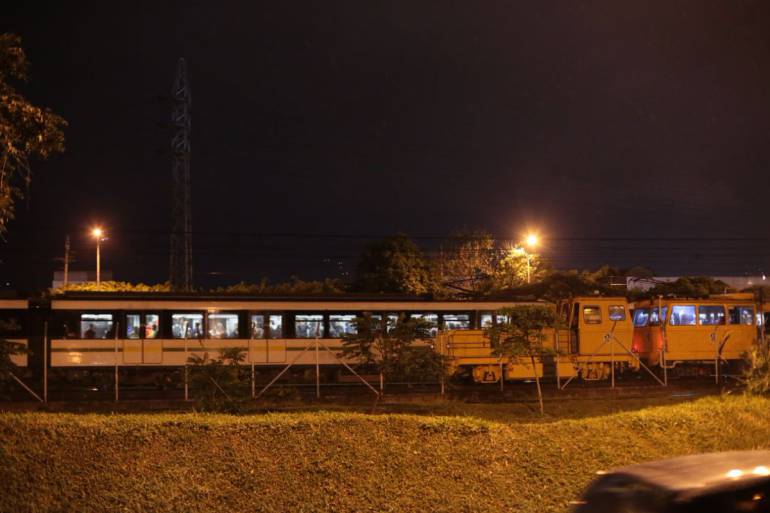Tres grafiteros mueren arrollados en el Metro de Medellín