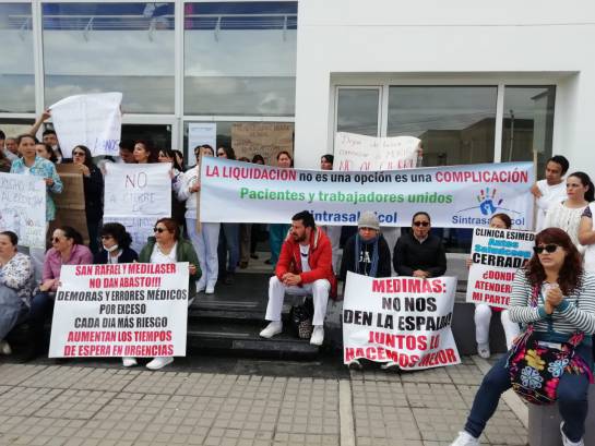 Medimás crisis: Cierre de servicios en clínica Esimed de Tunja aumenta protestas de médicos Medimás crisis: Cierre de servicios en clínica Esimed de Tunja aumenta protestas de médicos