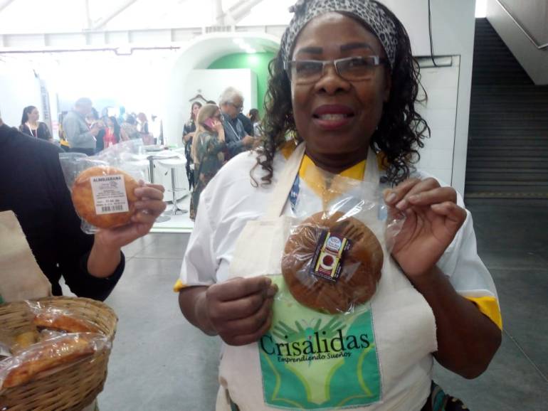 COLOMBIAMODA 2018, LA SEMANA DE LA MODA, MEDELLÍN MODA: Rebusque en Colombiamoda: Más de mil cucas chocoanas se venden en la feria
