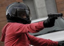 Polémica en La Tebaida por restricción circulación de parrillero en moto
