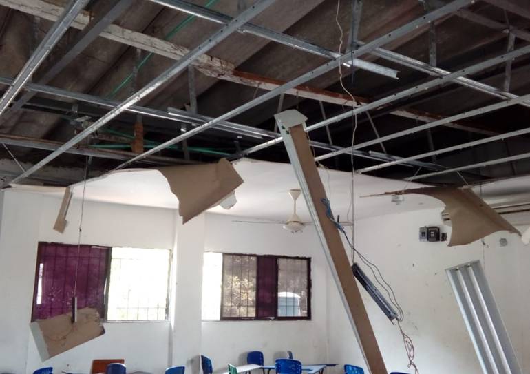 Otra vez, colapsa el techo de un colegio en Cartagena: Otra vez, colapsa el techo de un colegio en Cartagena