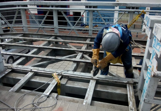 Robo de láminas puentes en Bogotá: Por tercera vez en un mes roban láminas de puente peatonal en Bogotá Robo de láminas puentes en Bogotá: Por tercera vez en un mes roban láminas de puente peatonal en Bogotá