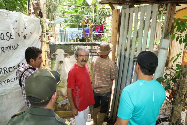 EMERGENCIA ABANDONO DESALOJO AVALANCHA SAN GIL DAMNIFICADOS: Salven sus vidas le dice el alcalde de San Gil a 19 familias en riesgo