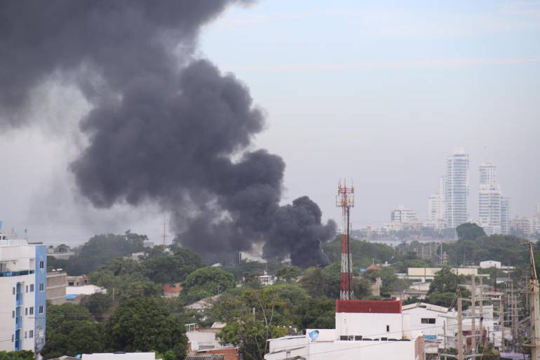 Investigan incendio de lancha en bahÃ­a de Cartagena: Investigan incendio de lancha en bahÃ­a de Cartagena