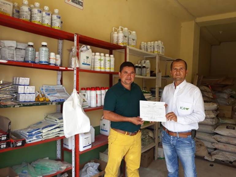 Entregan registros a comercializadores de insumos agropecuarios en Bolívar