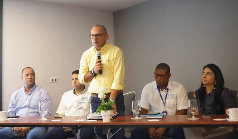 Socializa con gremios nuevas tarifas de servicios ambientales en Cartagena