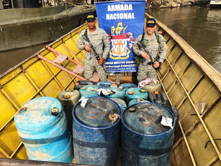 Incautan 1.750 galones de combustible ilegal en el río Magdalena