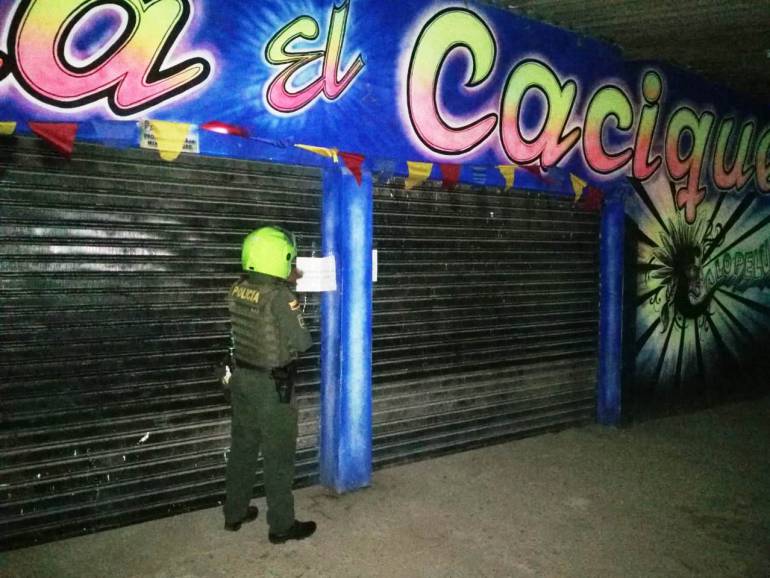 En Arjona cierran dos establecimientos por invasión de espacio público: En Arjona cierran dos establecimientos por invasión de espacio público