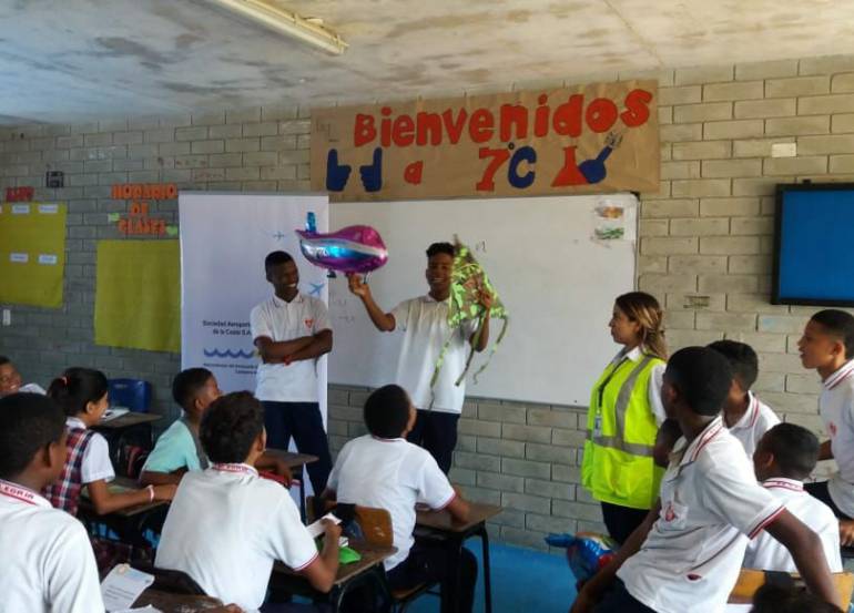 Piden no volar cometas cerca al aeropuerto de Cartagena: Piden no volar cometas cerca al aeropuerto de Cartagena