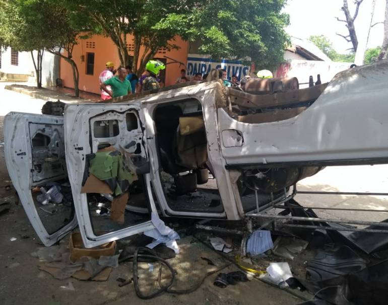 Destruyen vehículo de contratista de Electricaribe en El Guamo, Bolívar: Destruyen vehículo de contratista de Electricaribe en El Guamo, Bolívar