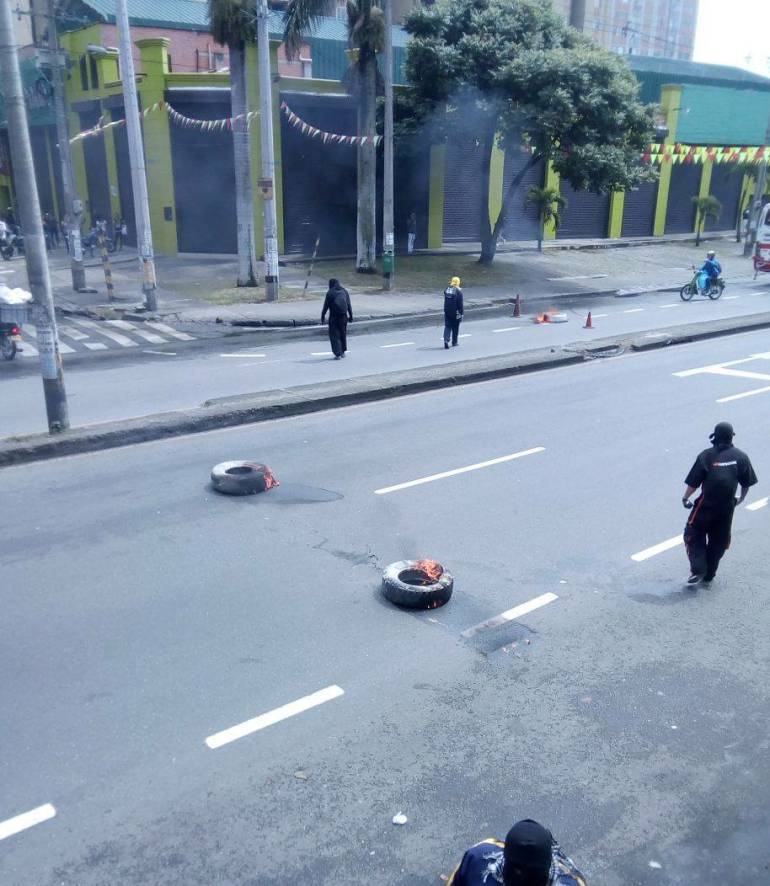 Protesta, edea, encapuchados, evacuacion, esmad, barranquilla: Por disturbios evacuan Universidad de Antioquia