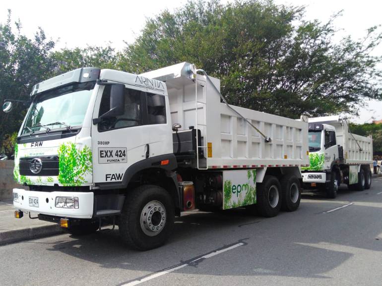 En Medellín ya circulan volquetas a gas natural