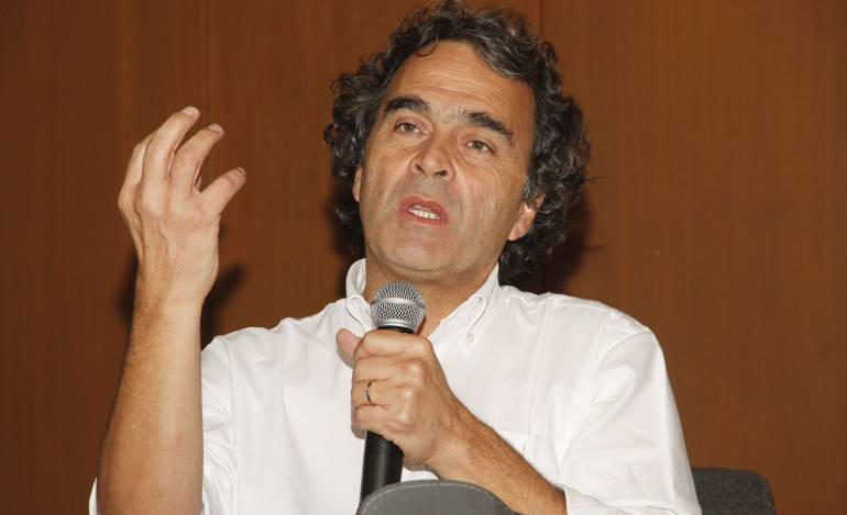 Le hacen juego sucio a la consulta anticorrupción: Fajardo