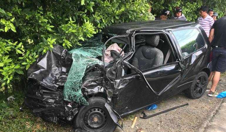 Accidentes tráfico: Accidente de tránsito en la vía a La Virginia deja 11 personas heridas