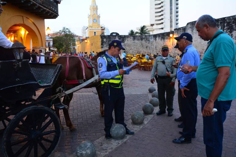 DATT realizó revisión técnica a coches turísticos de Cartagena: DATT realizó revisión técnica a coches turísticos de Cartagena