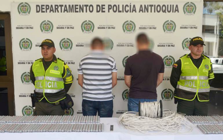 Incautan 200 kilos de explosivos camuflados en adobes y tejas en Antioquia