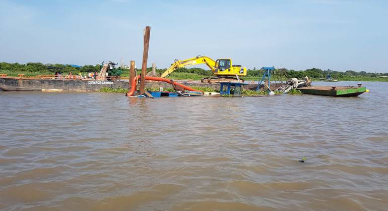 Draga hundida en río Magdalena: Alcalde urge a Cormagdalena y CRA tomar acciones por hundimiento de draga