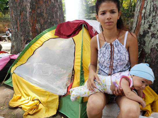 Crisis Venezuela Migración Colombia: Una pareja de mujeres son los 'ángeles' de caminantes venezolanos Crisis Venezuela Migración Colombia: Una pareja de mujeres son los 'ángeles' de caminantes venezolanos