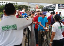 Alcaldes solicitan regularización de venezolanos