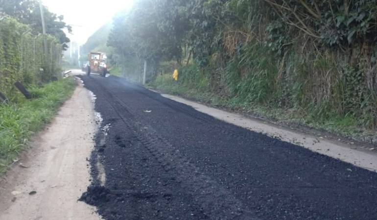 Problemas viales.: Avanzan las mejoras en la vía Choachí – Ubaque – Cáqueza
