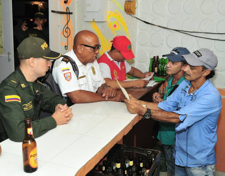 Cierran otros cuatro establecimientos por documentación en Cartagena: Cierran otros cuatro establecimientos por documentación en Cartagena